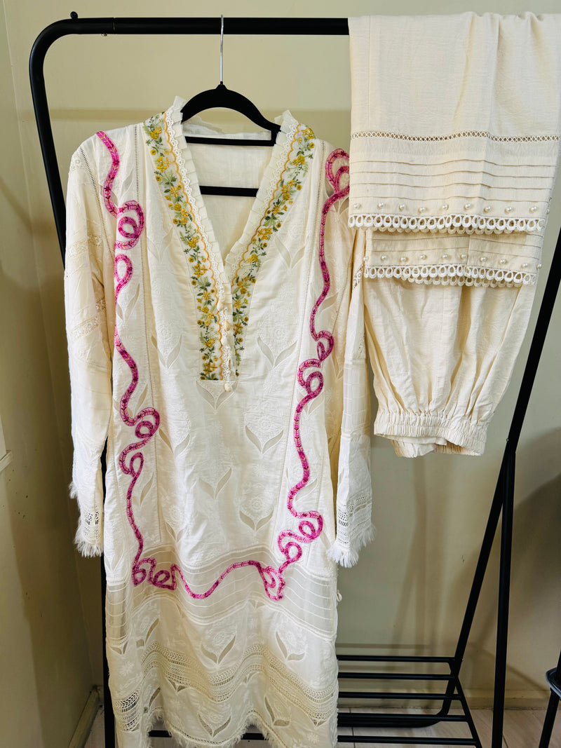 Farah Talib- Luxury lawn